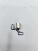 Load image into Gallery viewer, 61323A RIGHT FRONT ALUMINUM ZERO DEGREE FLOATING BODY MOUNT HUB ADAPTER
