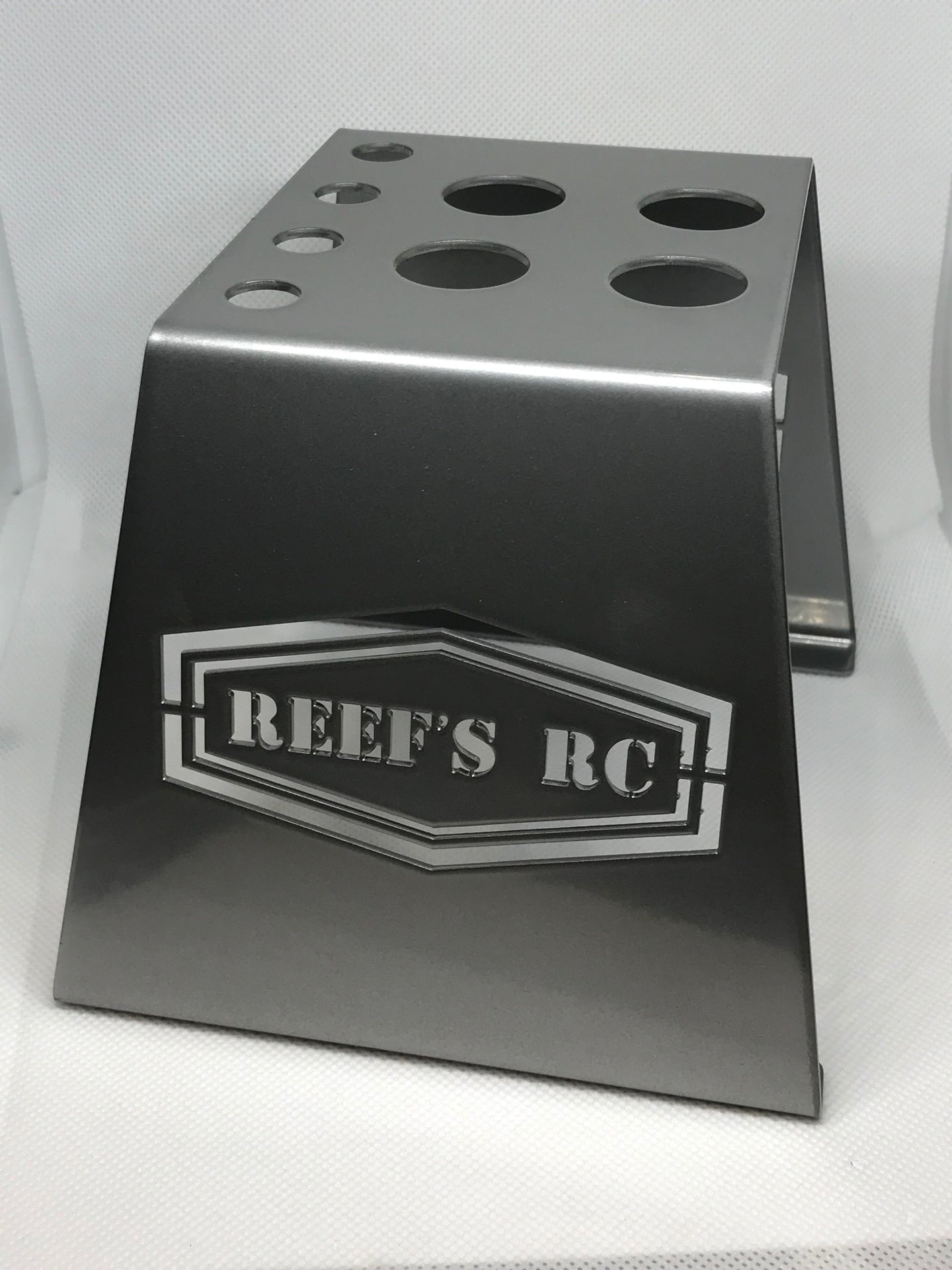 REEFS39 SILVER STEEL CAR STAND WITH SHOCK HOLES