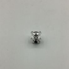 Load image into Gallery viewer, RUDIS 70047 RIGHT SIDE HUB 1:10 SCALE
